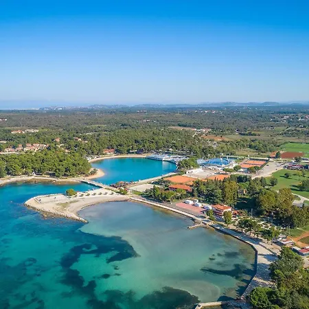 Beautiful In With Swimming Pool * Umag