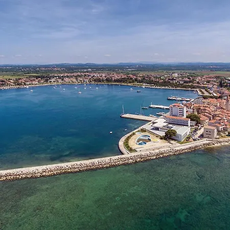 Beautiful In With Swimming Pool * Umag